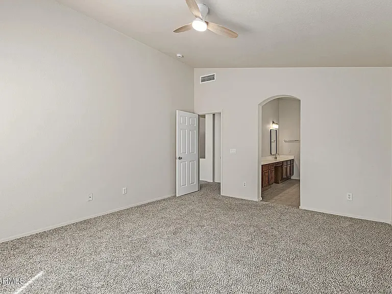 1145 E Windsor Dr — Photo 12