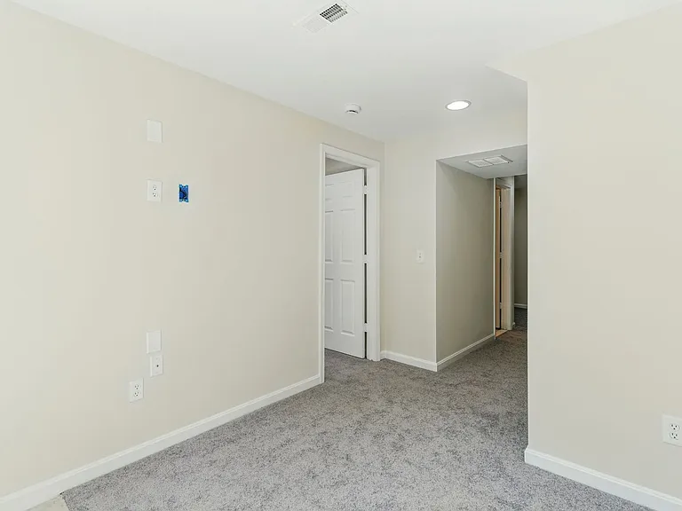 505 Knollwood Ct — Photo 23