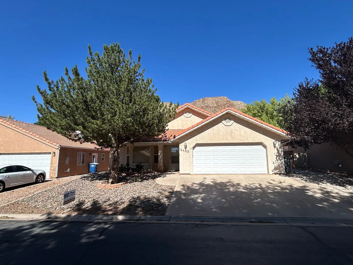 Available October! 4 Bed, 2 Bath, 2 Car Garage For Rent! — Photo 3