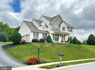 739 Monarch Dr, York, PA 17403