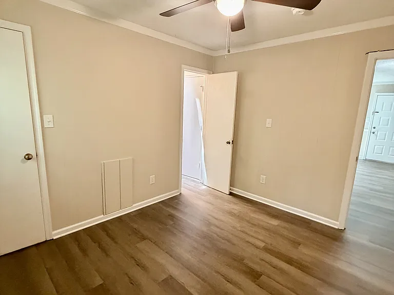 2267 Waterlick Rd #B — Photo 11