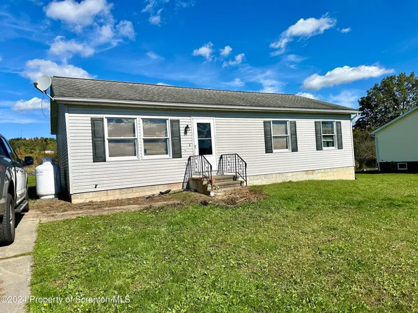 37 Morio Dr, Tunkhannock, PA 18657
