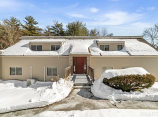 42 Library Ln UNIT 42, Simsbury, CT 06070