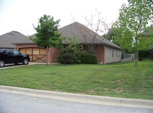 1587 Neihardt Ave, Branson, MO 65616
