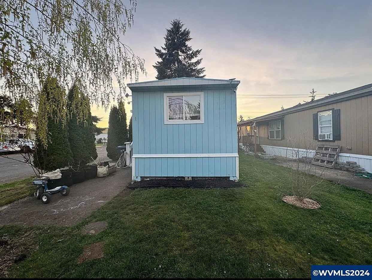 2145 31st St Space 1 photo 1