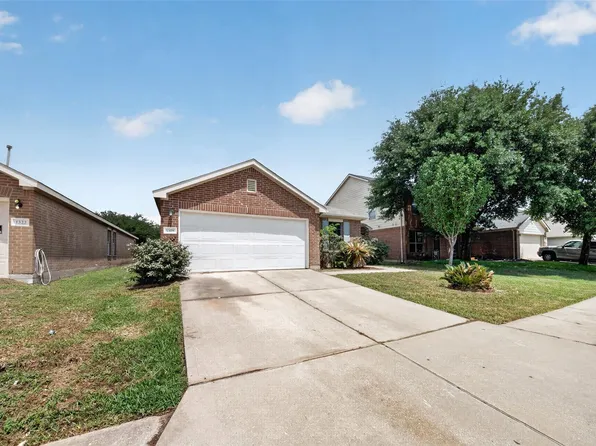 1318 Hawks Nest Dr, Houston, TX 77067
