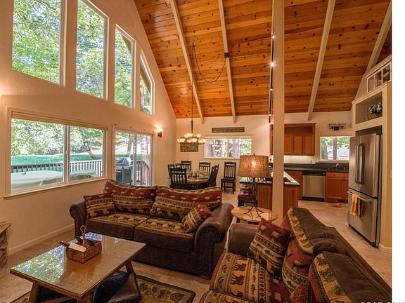 4th image of 1584 Meadow Dr