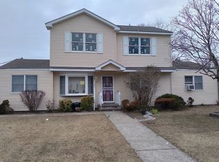 1530 Emkay St, Bay Shore, NY 11706