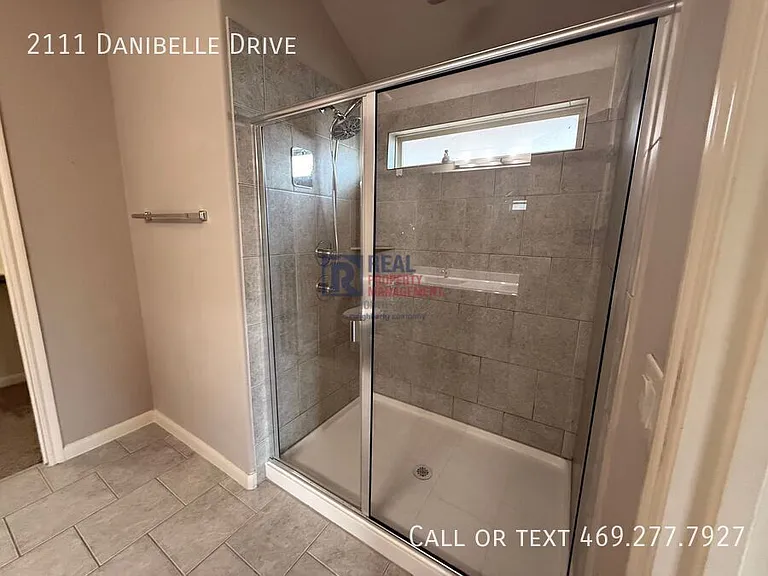 2111 Danibelle Dr — Photo 17