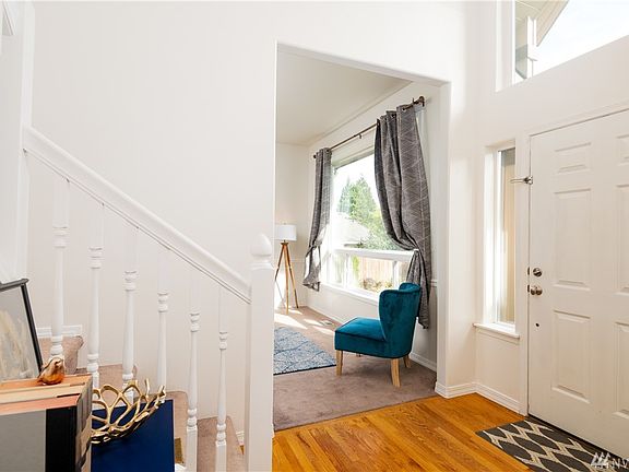 2nd image of 328 81st Ave NE