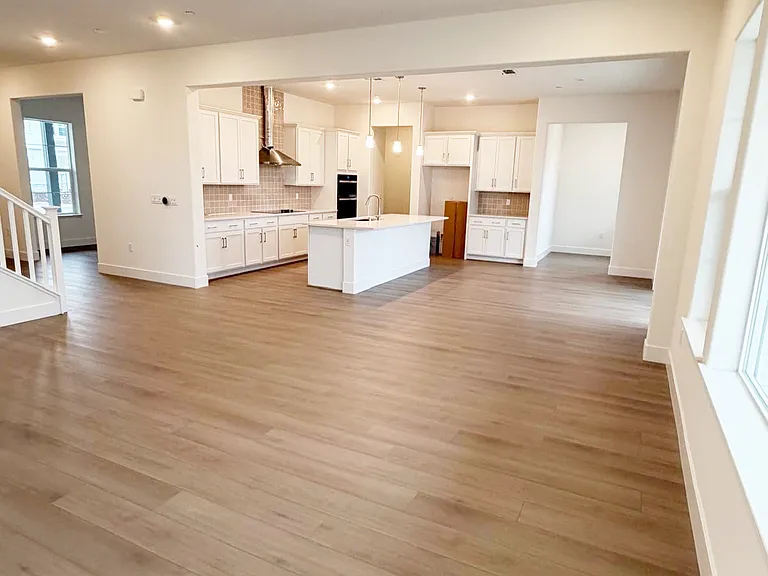 1454 Teak Ave — Photo 3