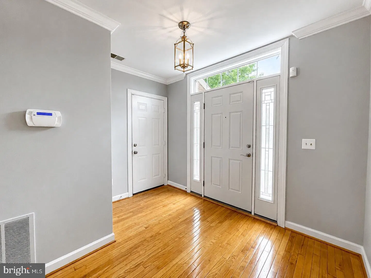 4 bed, 3.5 bath, 2877 sqft, $3,900 — Photo 3