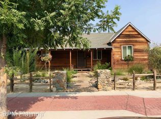 335 Woodworth Ave, Clovis, CA 93612