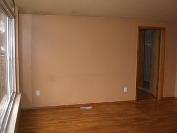 3rd image of 33127 Parkwood St