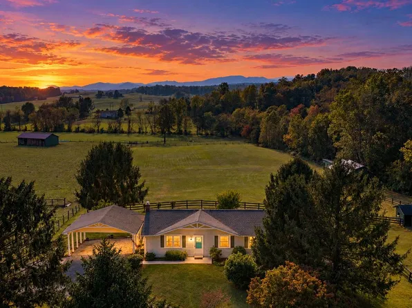 5809 Ridgeview Rd, Reva, VA 22735