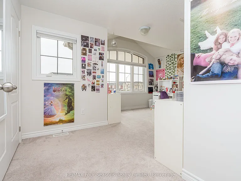 40 Kirby Ave — Photo 18