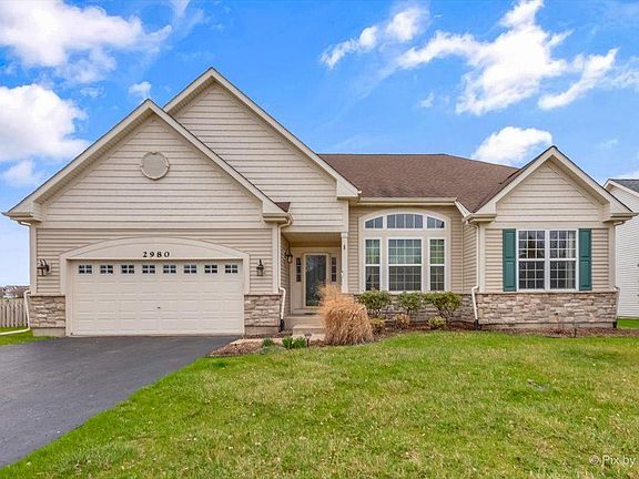 4th image of 2980 Carlisle Ln