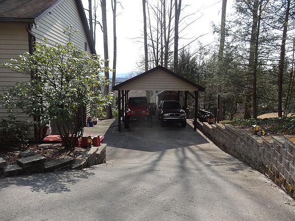 2nd image of 3607 Honeywood Dr