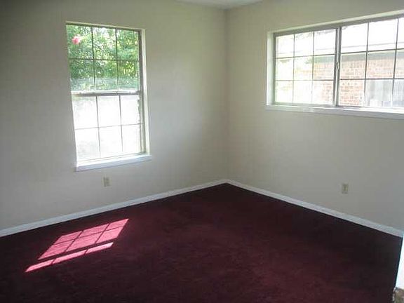 5th image of 9015 Glen Shadow Dr