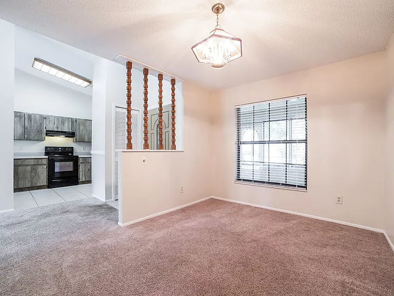 1029 Wainright Dr — Photo 6