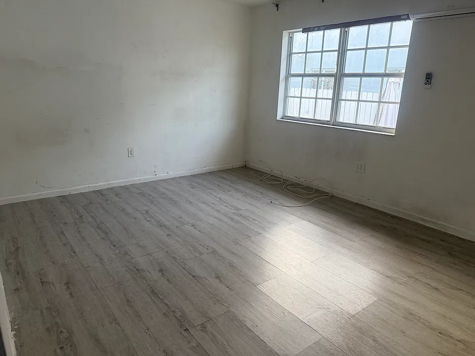 20 NW 18th Ave
