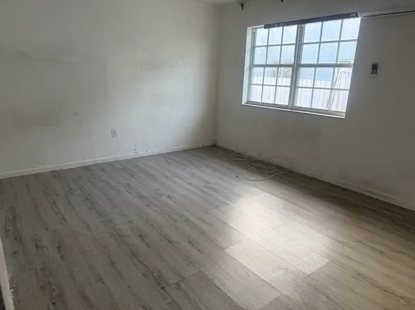 20 NW 18th Ave, Miami, FL 33125