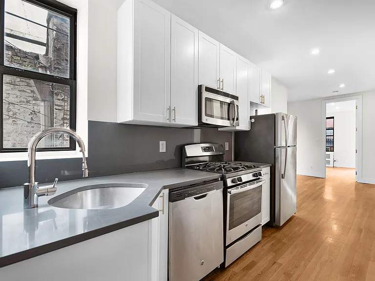 358 W 45th St #4C — Photo 1