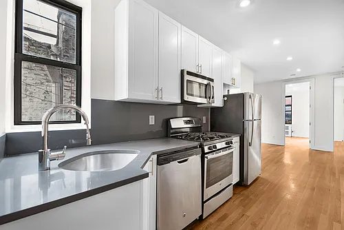 358 W 45th St #4C Photo 1