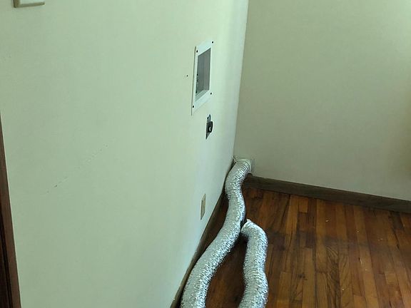 3rd bedroom with washer:dryer connection