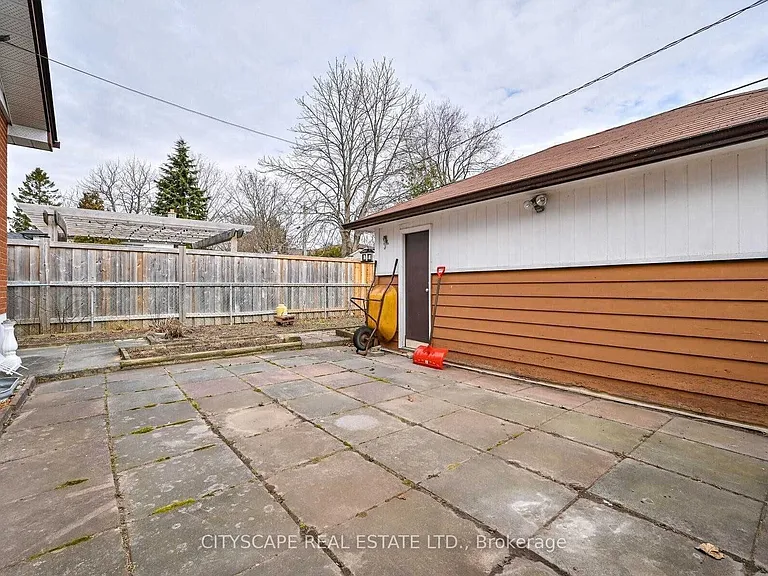 110 Clements Rd E — Photo 13