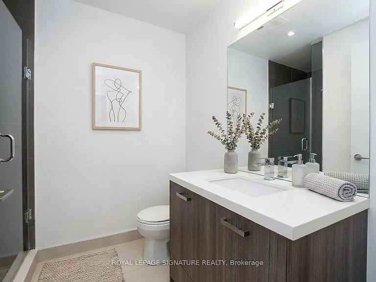 608 Richmond St W #514 — Photo 4