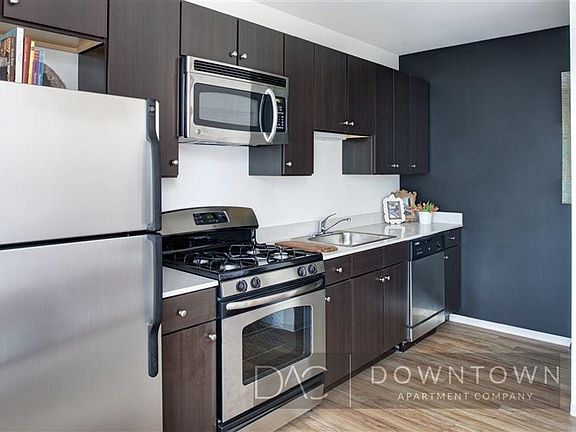 2nd image of 192 N Park Dr #606
