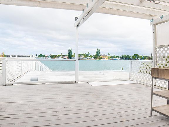 3rd image of 14231 N Bayshore Dr APT 6