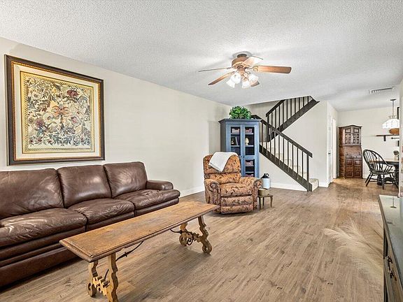 2nd image of 2423 SW Danbury Lane