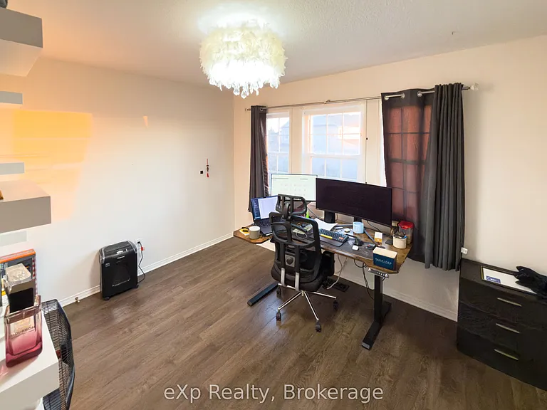 12 Griffiths Ave — Photo 17