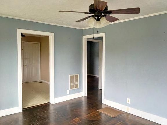 5th image of 225 Fontana St