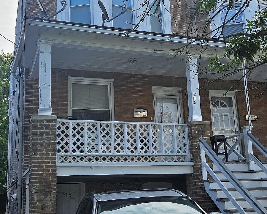 2nd image of 215 N Chelsea Ave