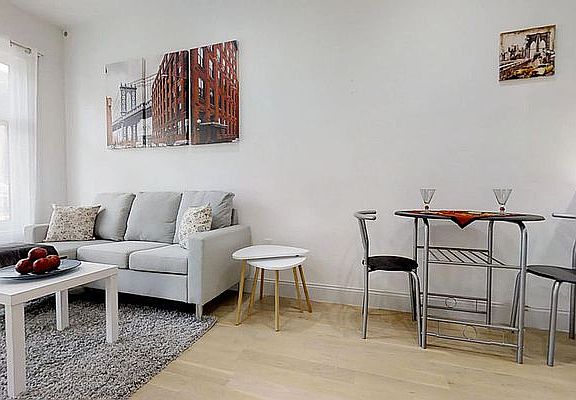 3rd image of 664 Jefferson Ave APT 1A