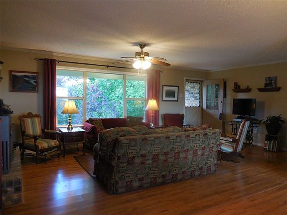 3rd image of 560 Belle Starr Dr