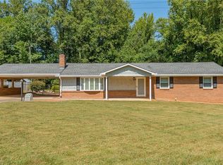 695 Yellowstone Ln, Winston Salem, NC 27106