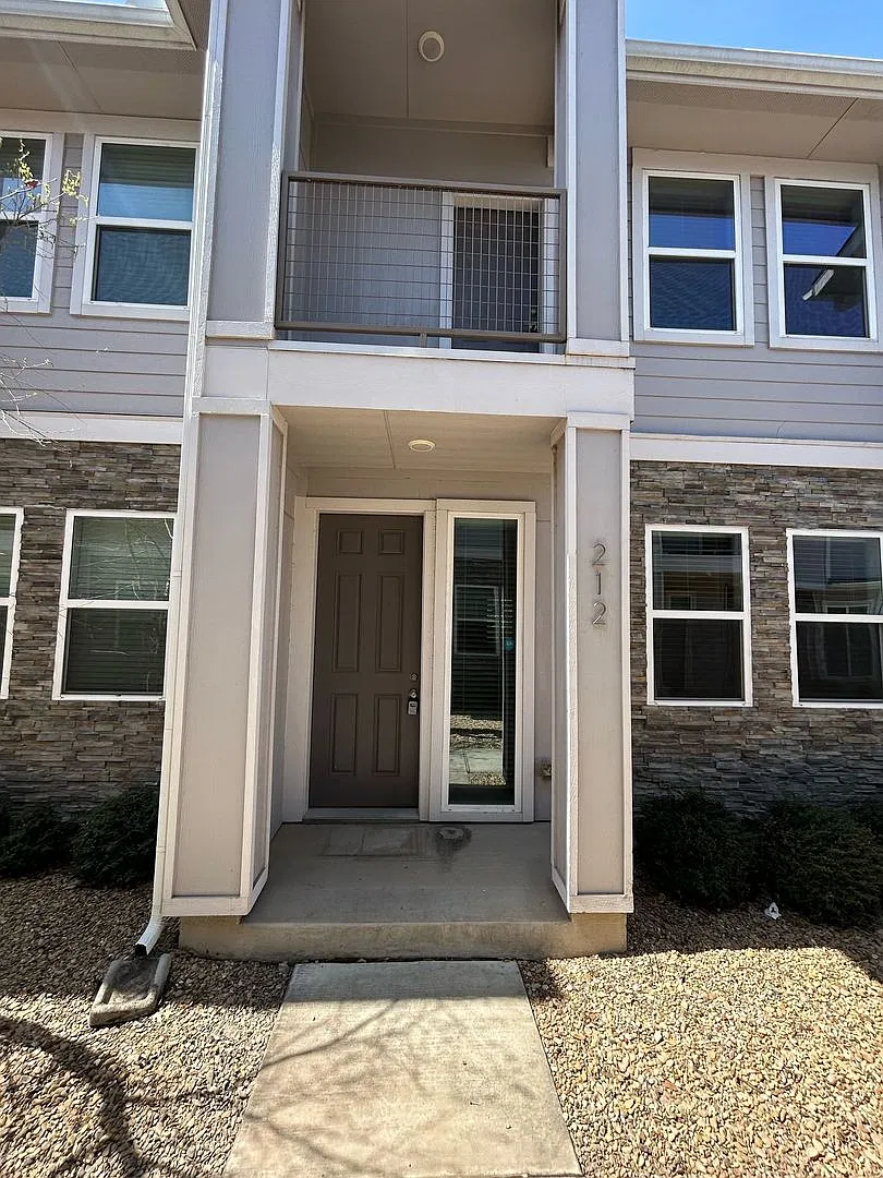 212 Stellariga Pl — Photo 1