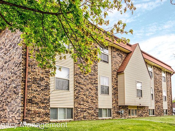 5th image of 829 W Crestwood Dr APT 104