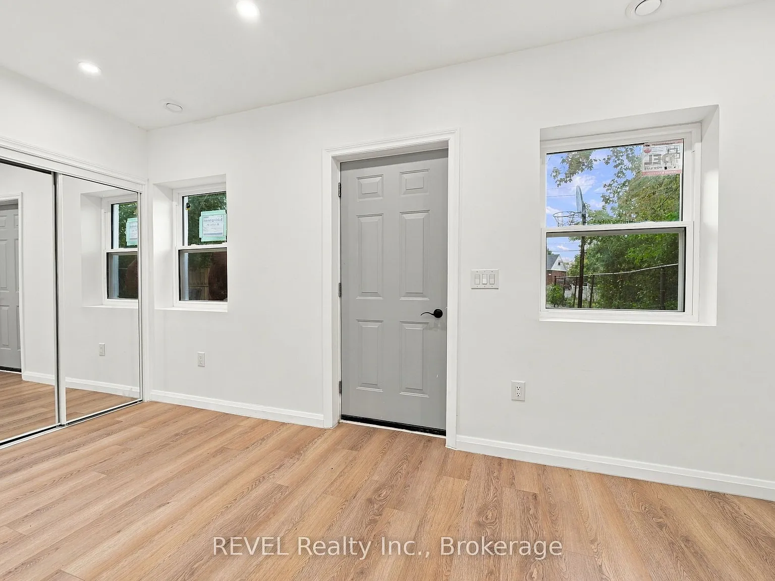 3 bed, $2,000 — Photo 4