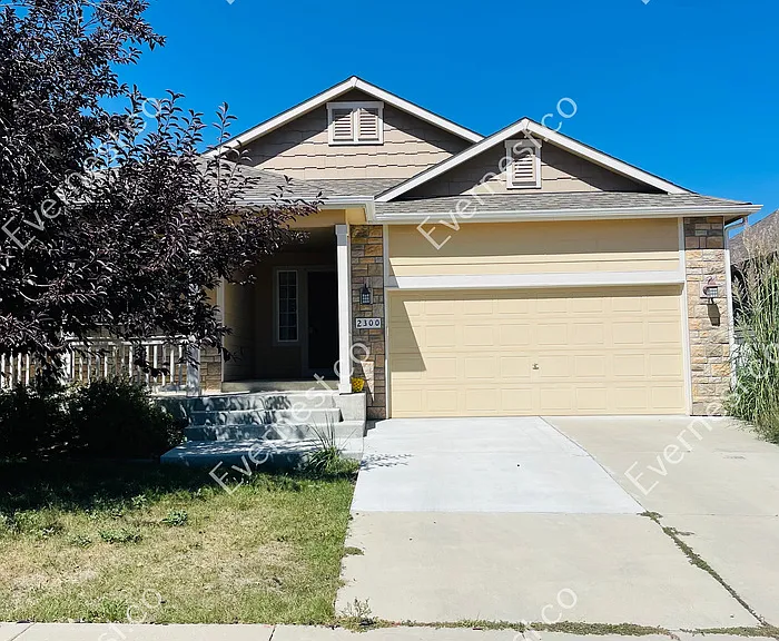 2300 Woodbury Ln — Photo 1