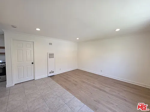2400 Vanderbilt Ln #2400A Photo 1