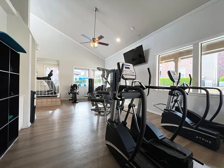 Ashwood Park Apartments — Photo 8