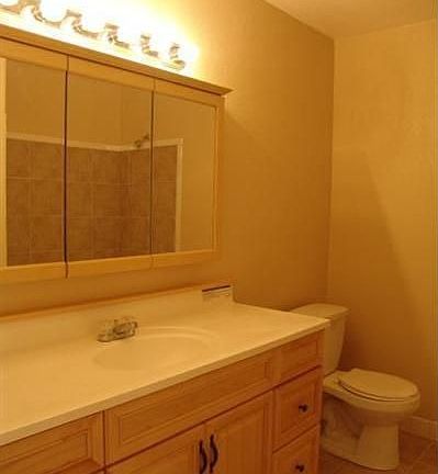 3rd image of 370 Creekside Dr