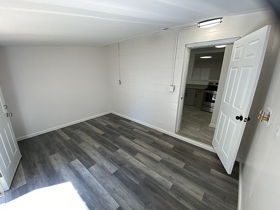 4th image of 6367 Metz Rd