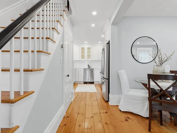 212 West St #1, Reading, MA 01867