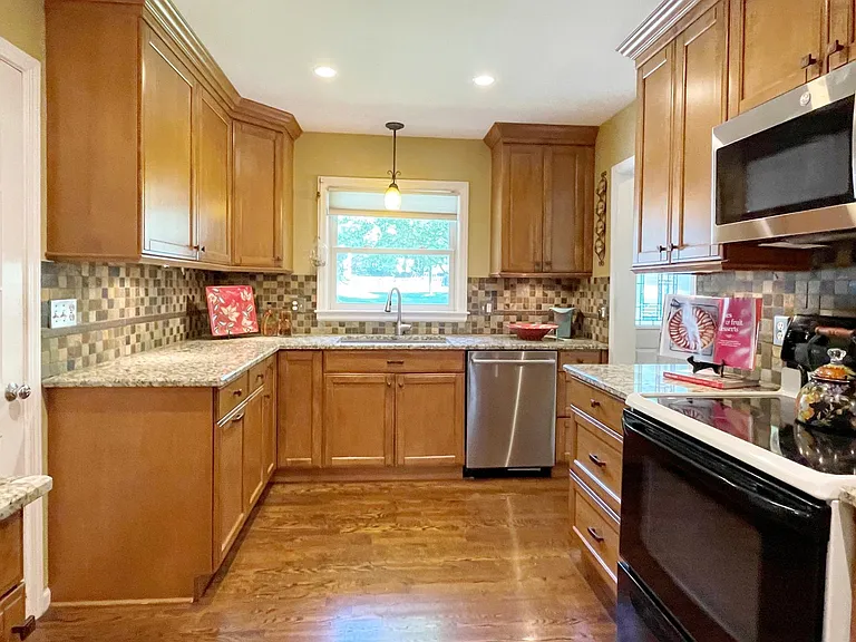 2535 W 91st St — Photo 5